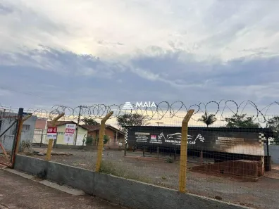 Sala Comercial para alugar, 900m² no Cidade Jardim, Uberaba