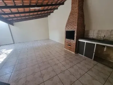 Casa com 3 Quartos à venda, 150m² no Laranjeiras, Uberlândia