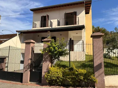 Sobrado com 3 Quartos à venda, 224m² no Nogueira, Guararema