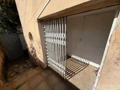 Casa com 2 Quartos para alugar, 80m² no Vila Morais, Goiânia
