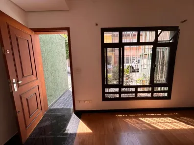 Casa com 2 Quartos para alugar, 80m² no Vila Dom Pedro I, São Paulo