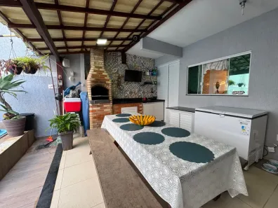 Sobrado com 3 Quartos à venda, 180m² no Lagoa, Macaé