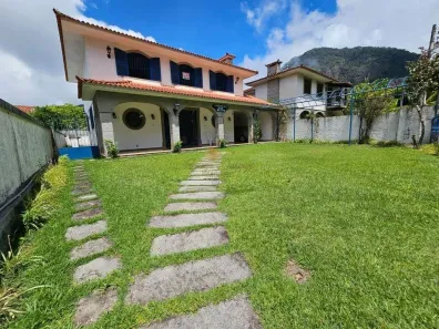 Casa com 4 Quartos à venda, 450m² no Carlos Guinle, Teresópolis