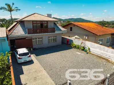 Sobrado com 4 Quartos à venda, 200m² no Boehmerwald, Joinville
