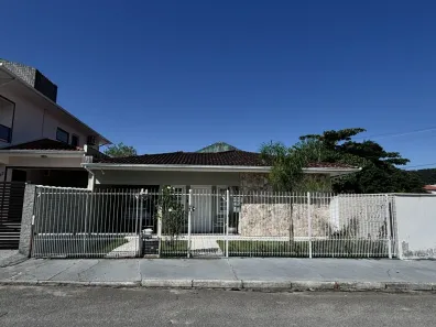 Casa com 3 Quartos à venda, 200m² no Fazenda Santo Antônio, São José