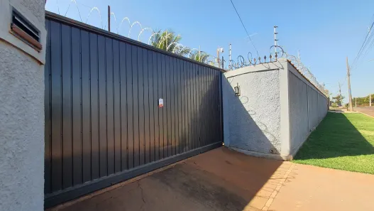 Sobrado com 3 Quartos à venda, 429m² no Parque Residencial Rita Vieira, Campo Grande
