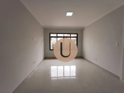 Sobrado com 3 Quartos à venda, 222m² no Jardim Piqueroby, São Paulo