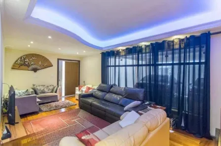 Sobrado com 3 Quartos à venda, 220m² no Vila Scarpelli, Santo André