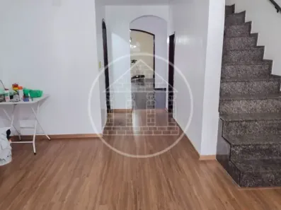 Sobrado com 4 Quartos à venda, 200m² no Parque América, São Paulo
