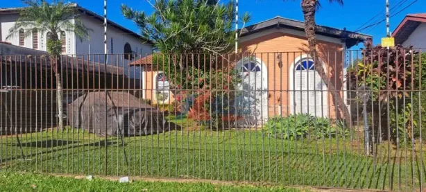 Casa com 4 Quartos à venda, 300m² no Jardim Shangri-la A, Londrina