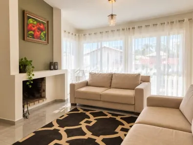 Casa com 3 Quartos para alugar, 200m² no Itacorubi, Florianópolis