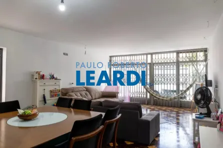 Casa com 4 Quartos à venda, 257m² no Vila Gumercindo, São Paulo