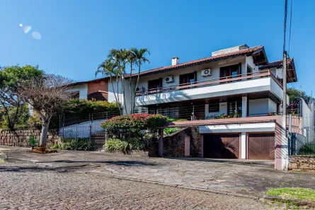Casa com 3 Quartos à venda, 338m² no Três Figueiras, Porto Alegre