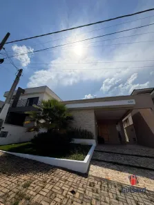 Casa com 3 Quartos para alugar, 128m² no Morada dos Nobres, Taubaté