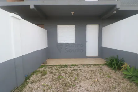 Casa de Condomínio com 1 Quarto à venda, 49m² no Laranjal, Pelotas