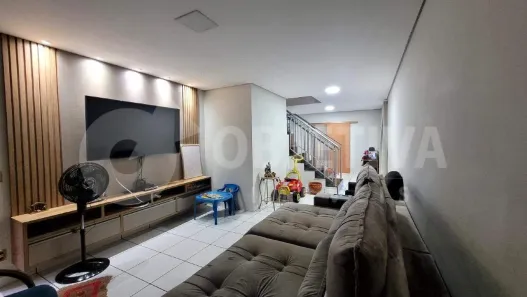 Casa com 3 Quartos à venda, 235m² no Santa Luzia, Uberlândia