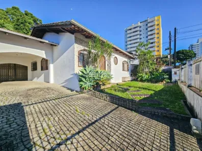 Casa com 3 Quartos à venda, 160m² no Anita Garibaldi, Joinville