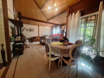 Fazenda/Sítio com 3 Quartos à venda, 250m² no Jardim Camargo (Canguera), São Roque