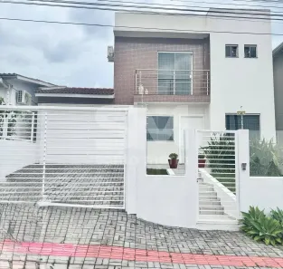 Casa com 3 Quartos à venda, 139m² no Passo dos Fortes, Chapecó