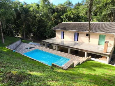 Fazenda/Sítio com 4 Quartos à venda, 150m² no Jardim São Pedro, Mogi das Cruzes
