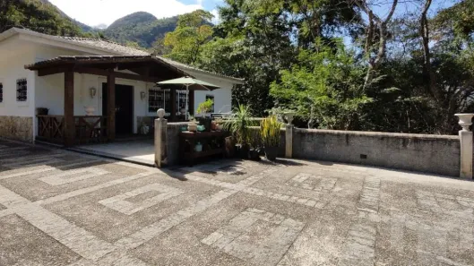 Casa com 3 Quartos à venda, 323m² no Araras, Petrópolis