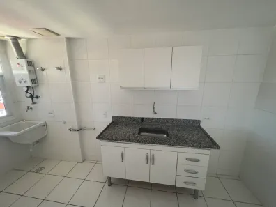 Apartamento com 2 Quartos para alugar, 57m² no Outeiro das Pedras, Itaboraí
