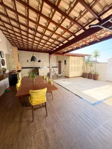 Casa com 3 Quartos à venda, 190m² no Granja dos Cavaleiros, Macaé