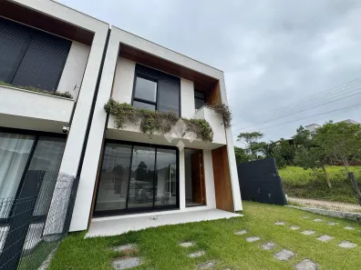 Sobrado com 2 Quartos à venda, 94m² no Areias de Macacu, Garopaba