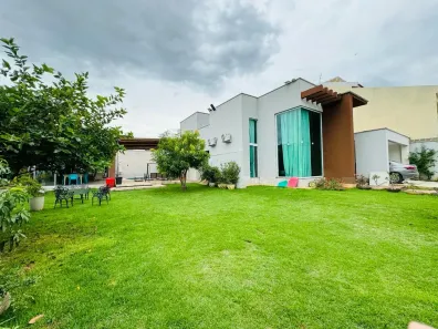 Casa de Condomínio com 3 Quartos à venda, 250m² no Goiânia 2, Goiânia
