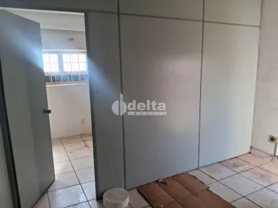 Ponto Comercial para alugar, 290m² no Granada, Uberlândia
