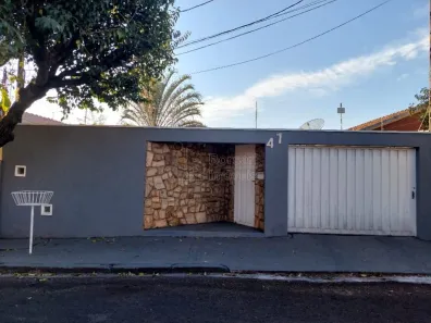 Casa com 2 Quartos à venda, 263m² no Jardim Viaduto (Vila Xavier), Araraquara