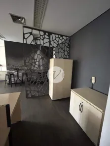 Sala Comercial para alugar, 184m² no Vila Bastos, Santo André
