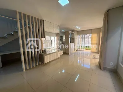 Casa com 3 Quartos para alugar, 160m² no Granja Marileusa, Uberlândia