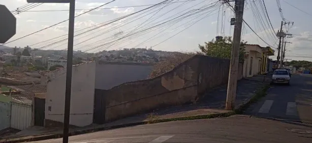 Casa com 2 Quartos à venda, 180m² no Santa Terezinha, Belo Horizonte