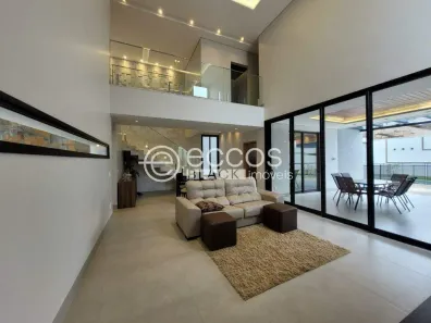 Casa de Condomínio com 3 Quartos à venda, 260m² no Shopping Park, Uberlândia