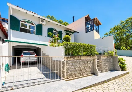 Casa com 3 Quartos para alugar, 65m² no Trindade, Florianópolis