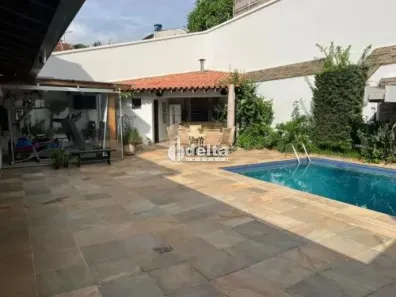 Casa com 4 Quartos à venda, 367m² no Saraiva, Uberlândia