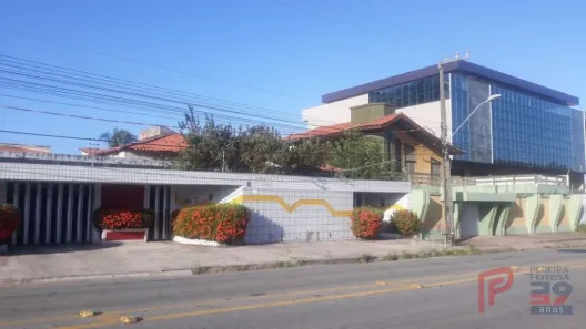 Casa com 10 Quartos à venda, 560m² no Calhau, São Luís