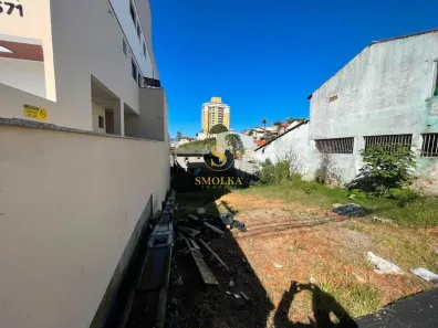 Lote/Terreno à venda, 300m² no Barreiros, São José