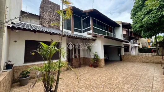 Casa com 4 Quartos à venda, 350m² no Jardim Itu, Porto Alegre