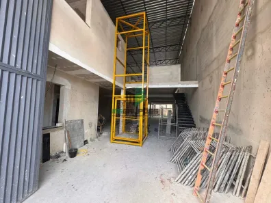 Galpão/Depósito/Armazém à venda, 700m² no Industrial, Nova Serrana