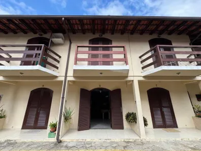 Casa de Condomínio com 2 Quartos à venda, 76m² no Ogiva, Cabo Frio