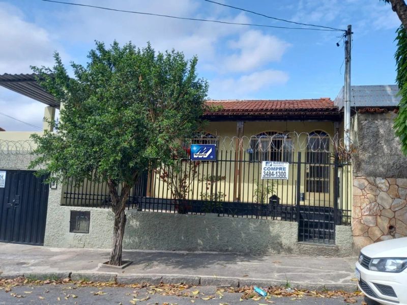 Casa com 3 quartos — Fernão Dias, Belo Horizonte