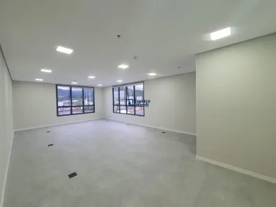 Sala Comercial para alugar, 50m² no Sumaré, Caraguatatuba