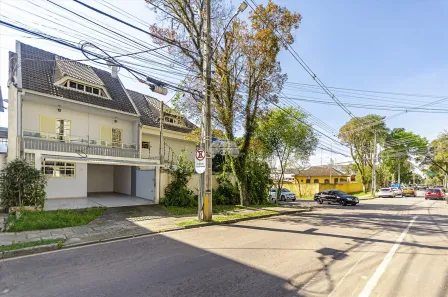 Sobrado com 3 Quartos à venda, 177m² no Água Verde, Curitiba