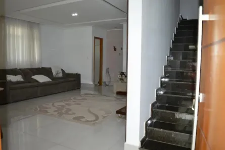 Casa com 3 Quartos à venda, 160m² no Tijuca, Contagem