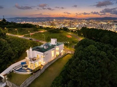 Casa de Condomínio com 5 Quartos à venda, 1233m² no Roçado, São José