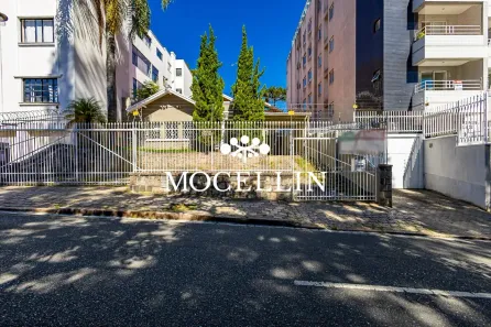 Casa para venda ou aluguel, 493m² no Centro, Curitiba