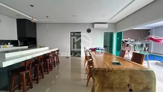 Sobrado com 5 Quartos à venda, 360m² no São Carlos, Anápolis