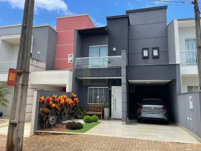 Sobrado com 3 Quartos à venda, 175m² no Jardim Menegazzo, Apucarana